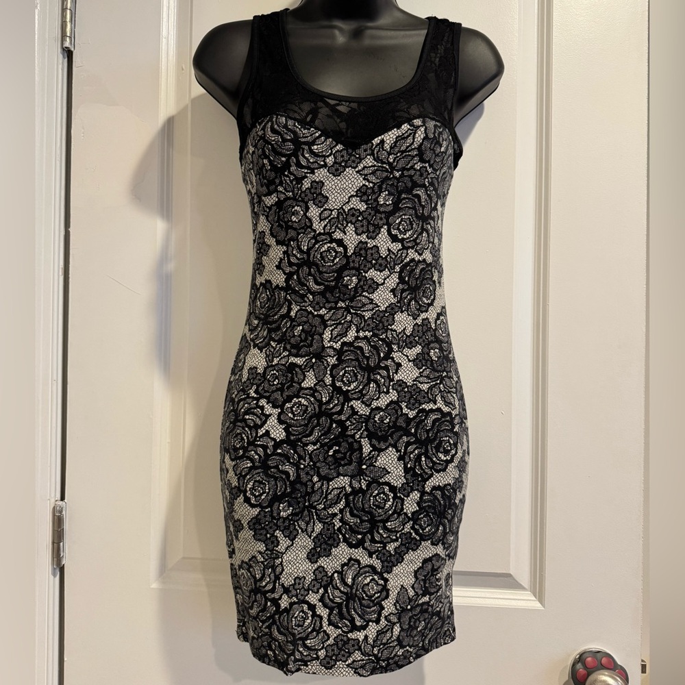 Elegant Black Lace Mini Dress